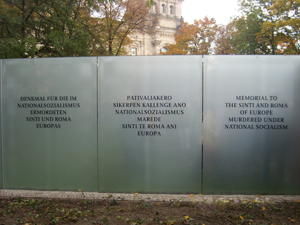 Denkmal für die im Nationalsozialismus ermordeten Sinti und Roma Europas in Berlin. Foto: CC BY-SA 3.0